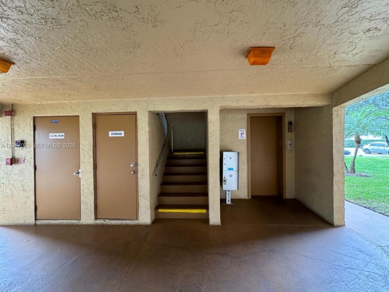500 W Village Green Cir W , Unit 215, Palm Springs, FL 33461 Photo