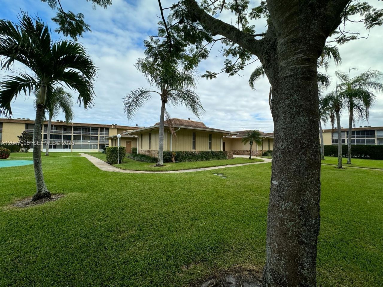 500 W Village Green Cir W , Unit 215, Palm Springs, FL 33461 Photo