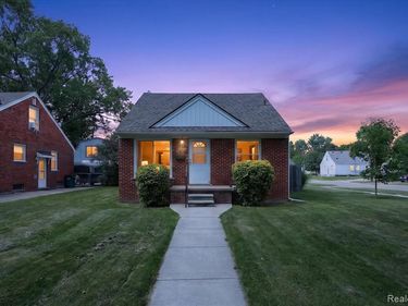14010 Hart Street, Oak Park, MI 48237