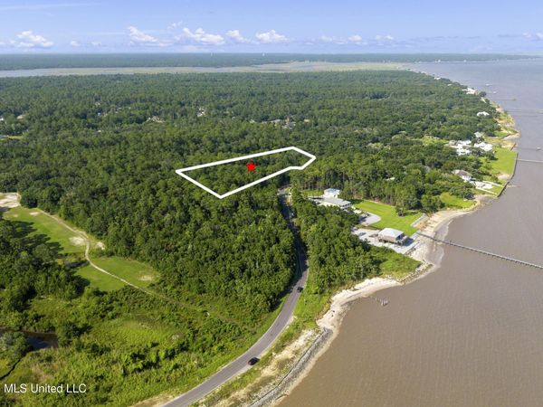 5927 Belle Fontaine Drive, Ocean Springs, MS 39564