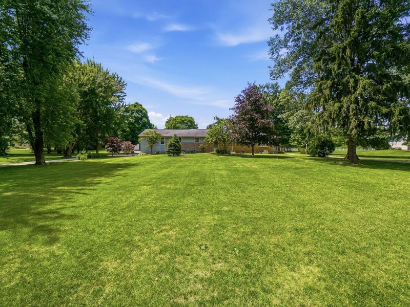 2262 Lewis Center Road, Lewis Center, OH 43035 Photo 4