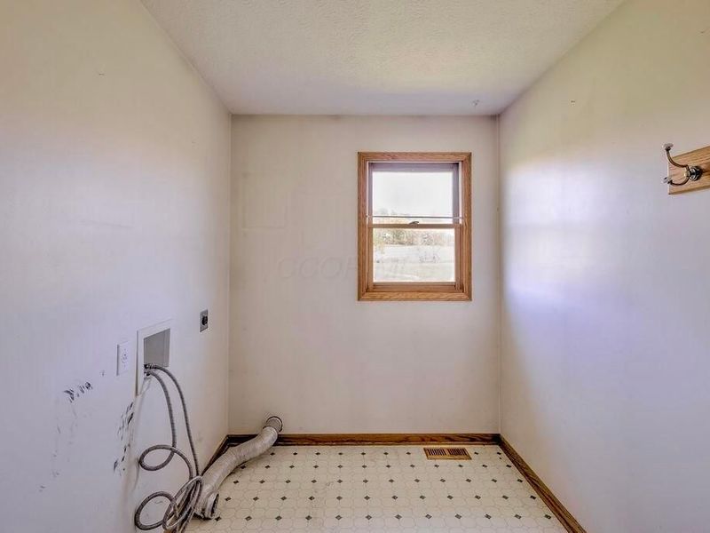 8381 Horn Road, Gambier, OH 43022 Photo 25