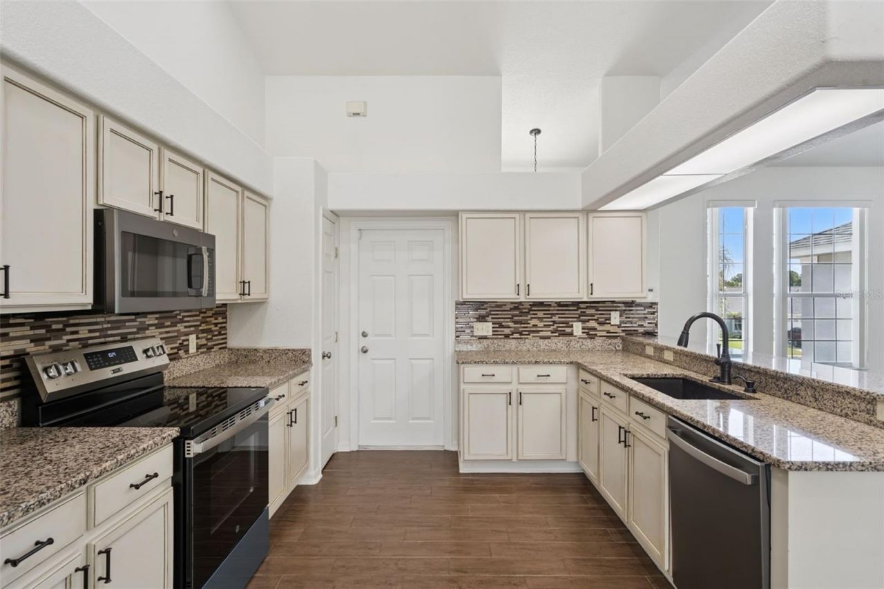 5549 Loma Vista Loop , Loughman, FL 33858 Photo