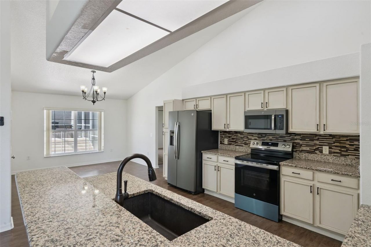 5549 Loma Vista Loop , Loughman, FL 33858 Photo