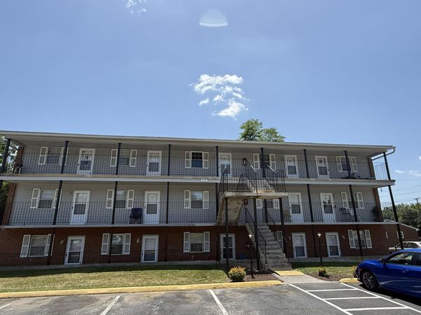 502 Poage LN, Unit 28, Salem, VA 24153