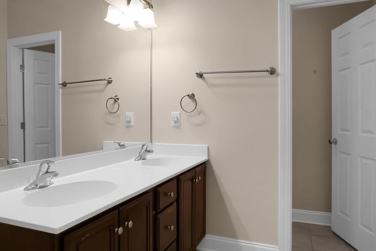 9136 Southern Grove Court Photo 23