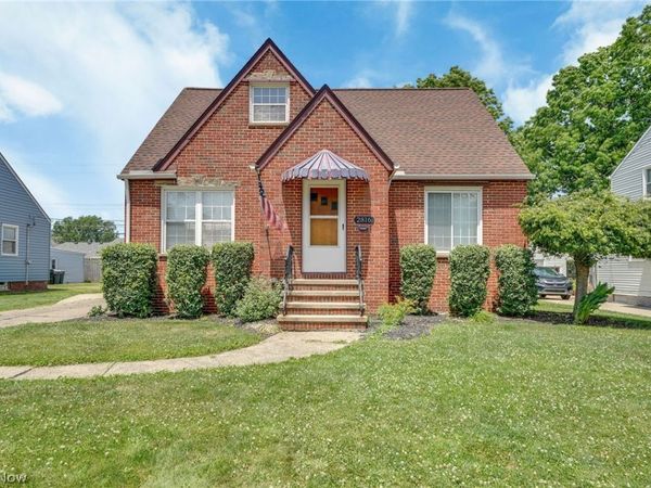2816 Parklane Drive , Parma, OH 44134