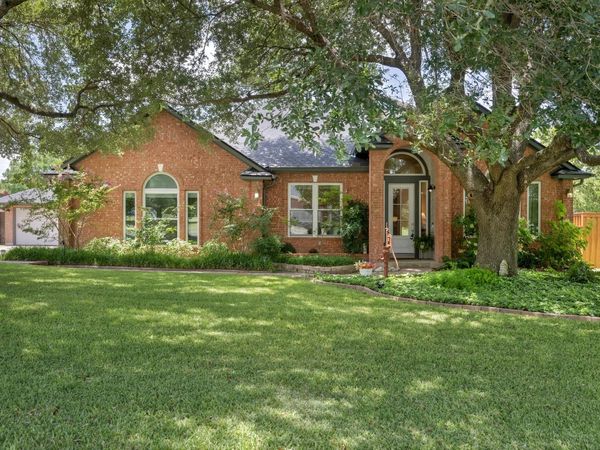 1304 Windcrest DR, Round Rock, TX 78664