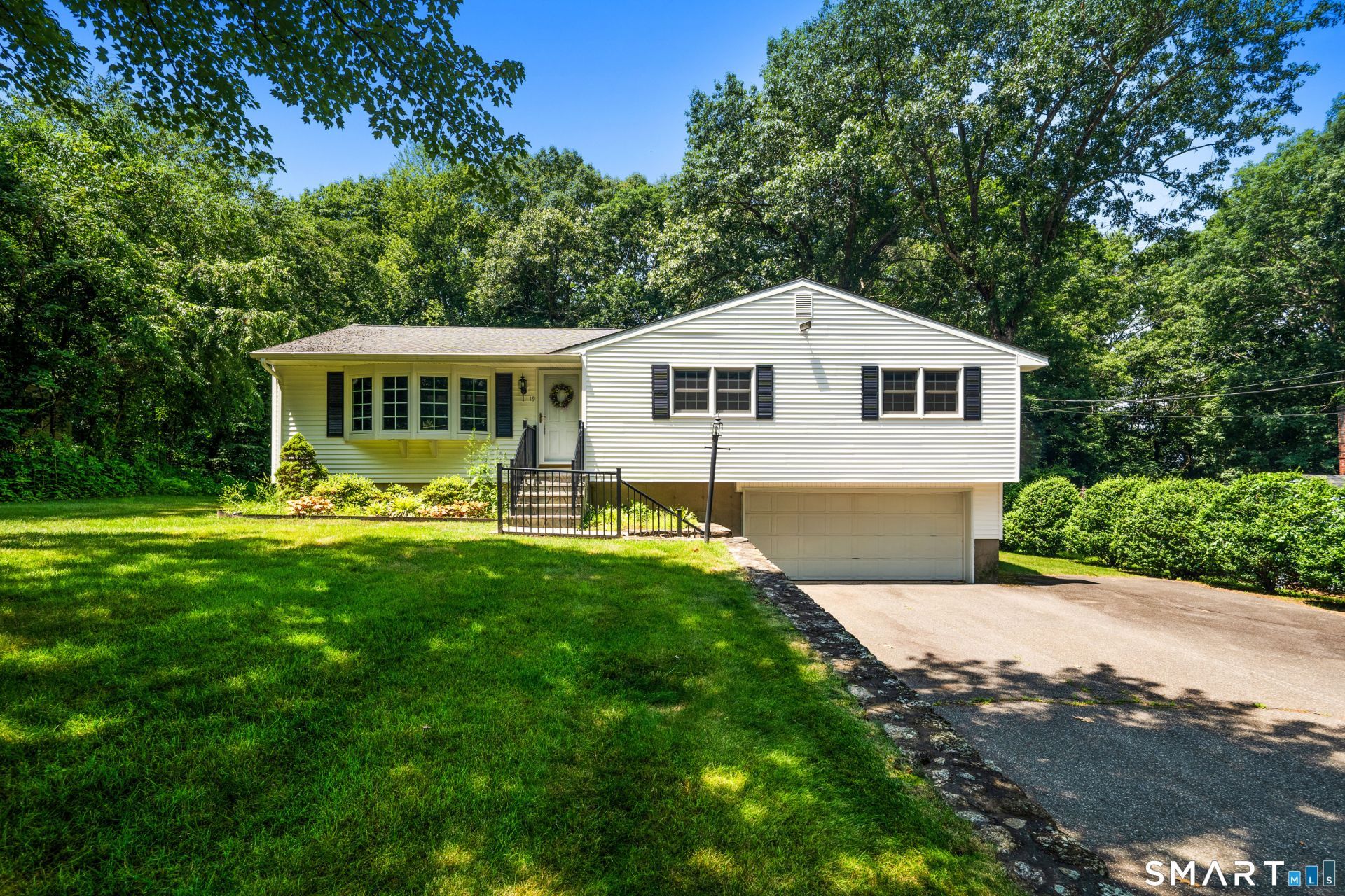 19 Crestwood, Wolcott, CT 06716 Main Photo