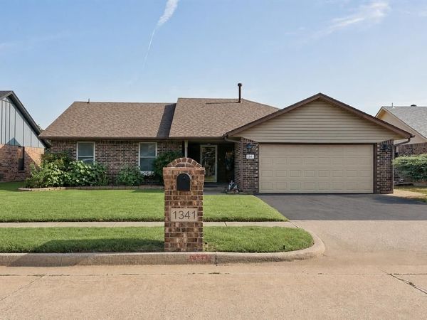 1341 Oswego Drive, Yukon, OK 73099