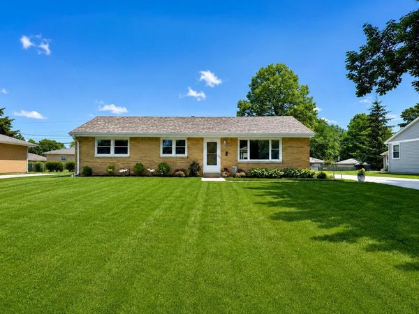 8506 N 51st St, Brown Deer, WI 53223