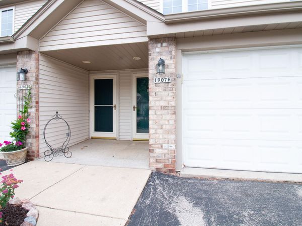 1907 Mallard Pointe Cir, Unit H, Waukesha, WI 53189