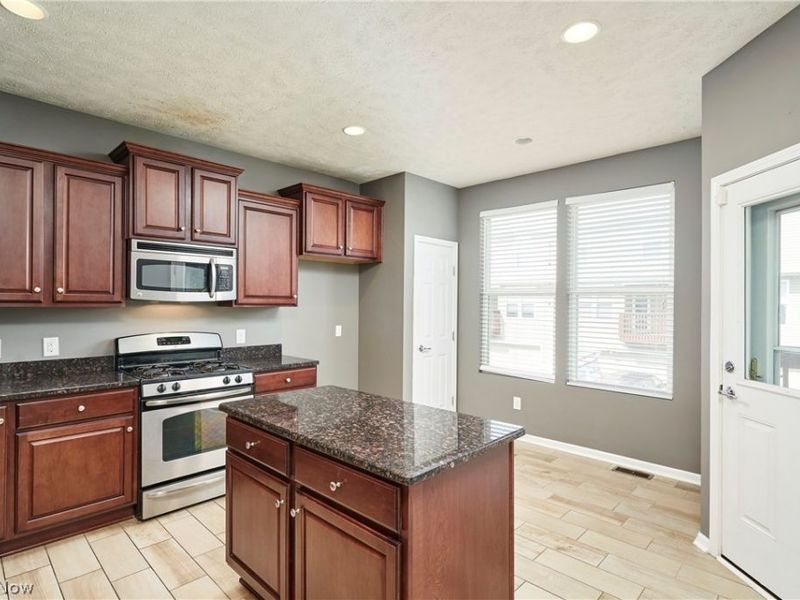 301 Kelsey Drive, Copley, OH 44321 Photo 4