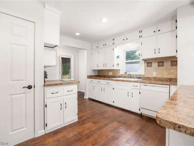 221 Ohio Avenue, Wadsworth, OH 44281 Photo 3