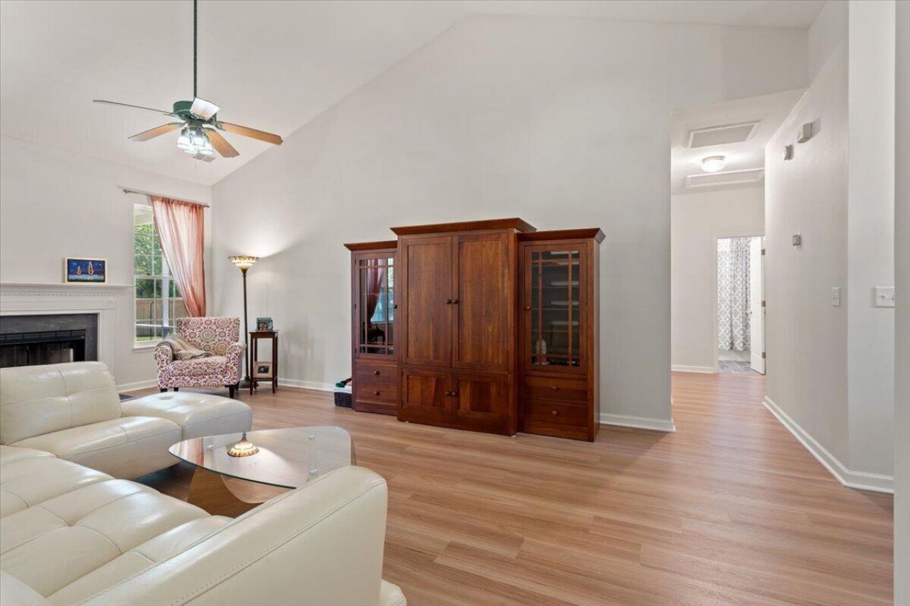 3286 Heathland Way Photo 10