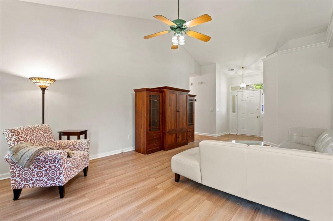 3286 Heathland Way Photo 12