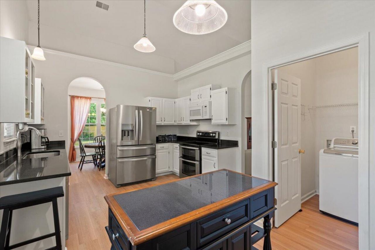 3286 Heathland Way Photo 16