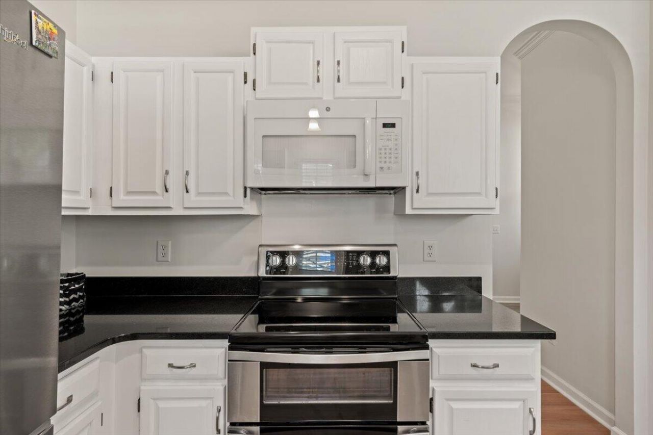 3286 Heathland Way Photo 19