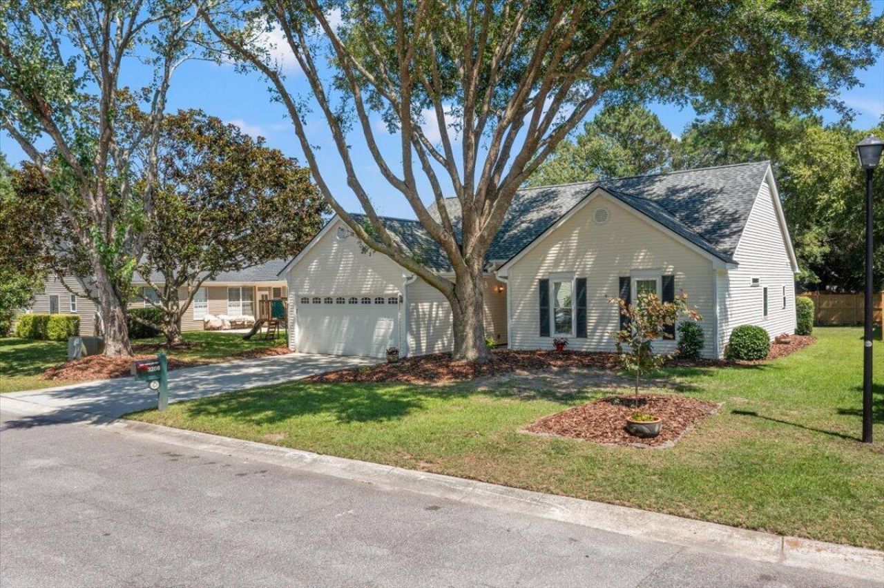 3286 Heathland Way Photo 4