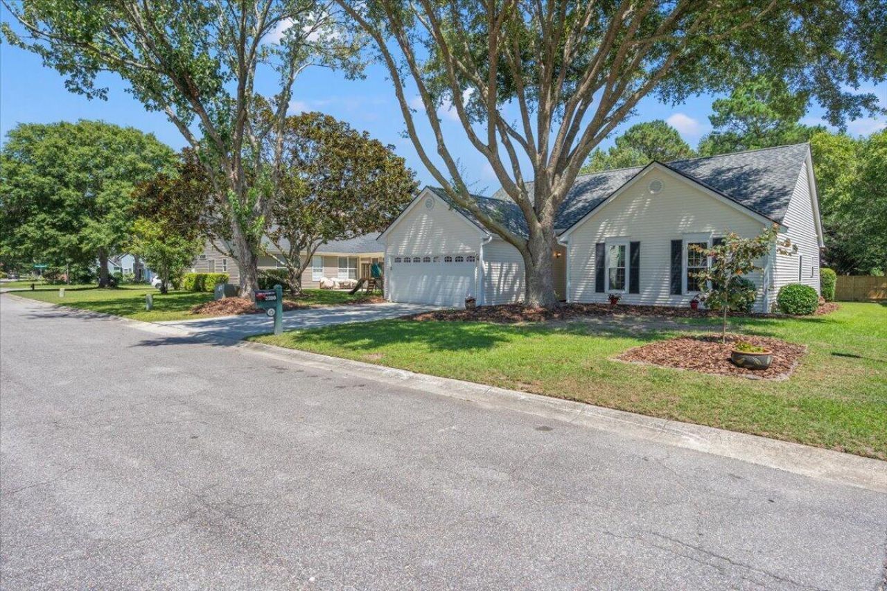 3286 Heathland Way Photo 5