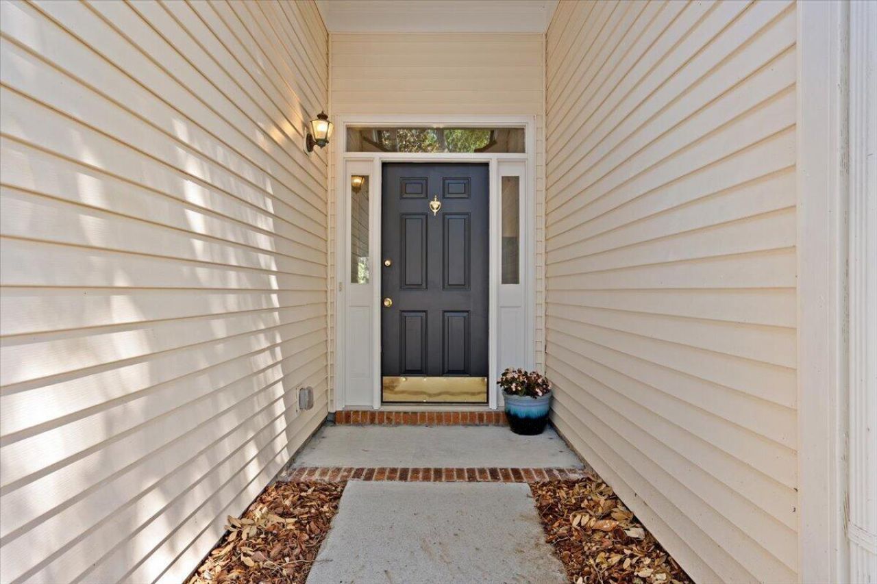 3286 Heathland Way Photo 6