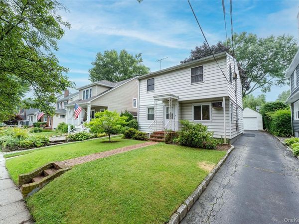 63 Bar Beach Road, Port Washington, NY 11050