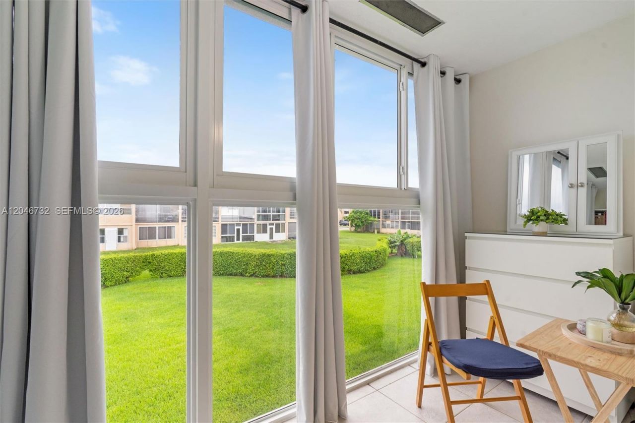 9101 Sunrise Lakes Blvd , Unit 202, Sunrise, FL 33322 Photo