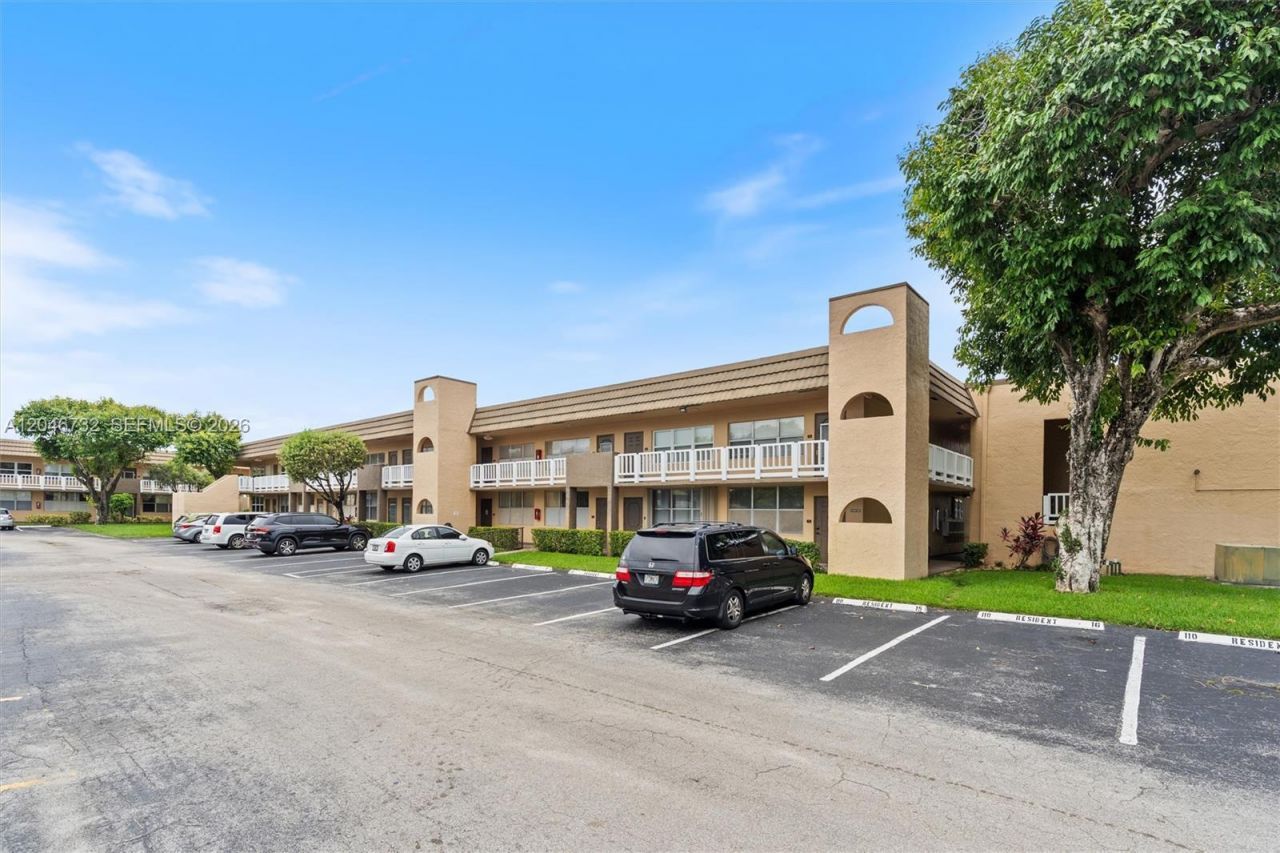 9101 Sunrise Lakes Blvd , Unit 202, Sunrise, FL 33322 Photo