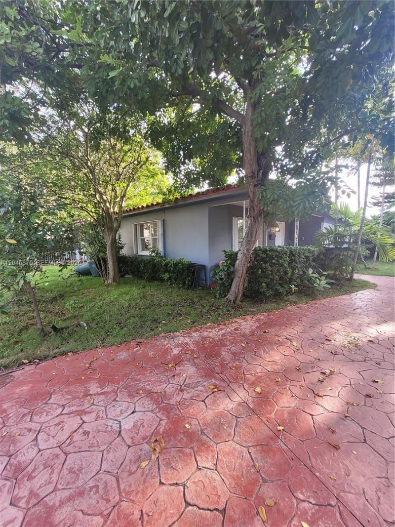 1132 Moffett St , Hallandale Beach, FL 33009 Photo