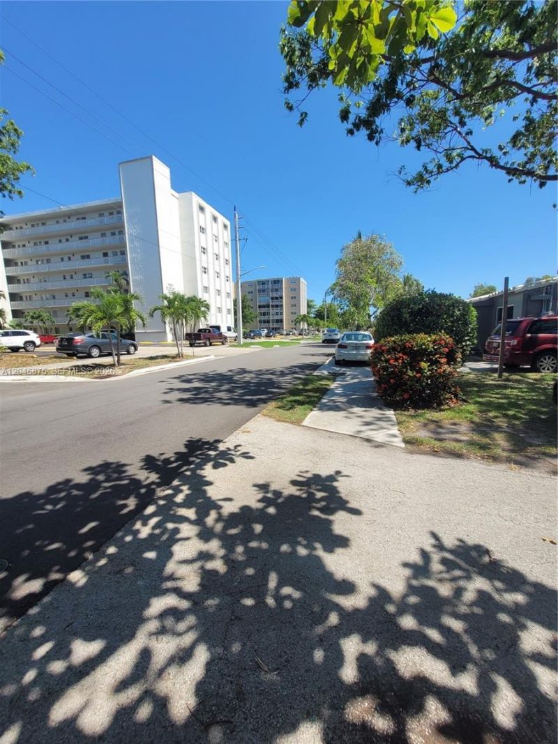 1132 Moffett St , Hallandale Beach, FL 33009 Photo
