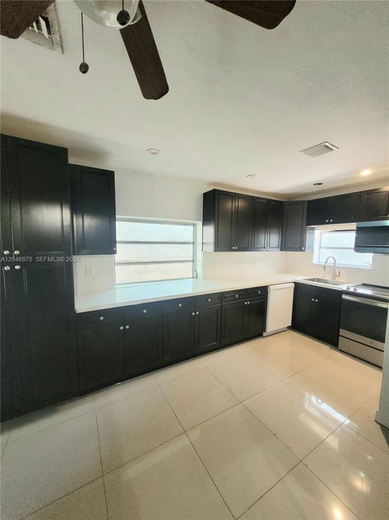 1132 Moffett St , Hallandale Beach, FL 33009 Photo