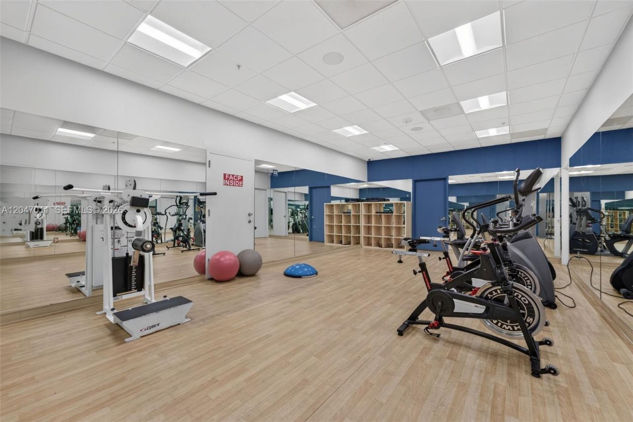 19380 Collins Ave, Unit 608, Sunny Isles Beach, FL 33160 Photo