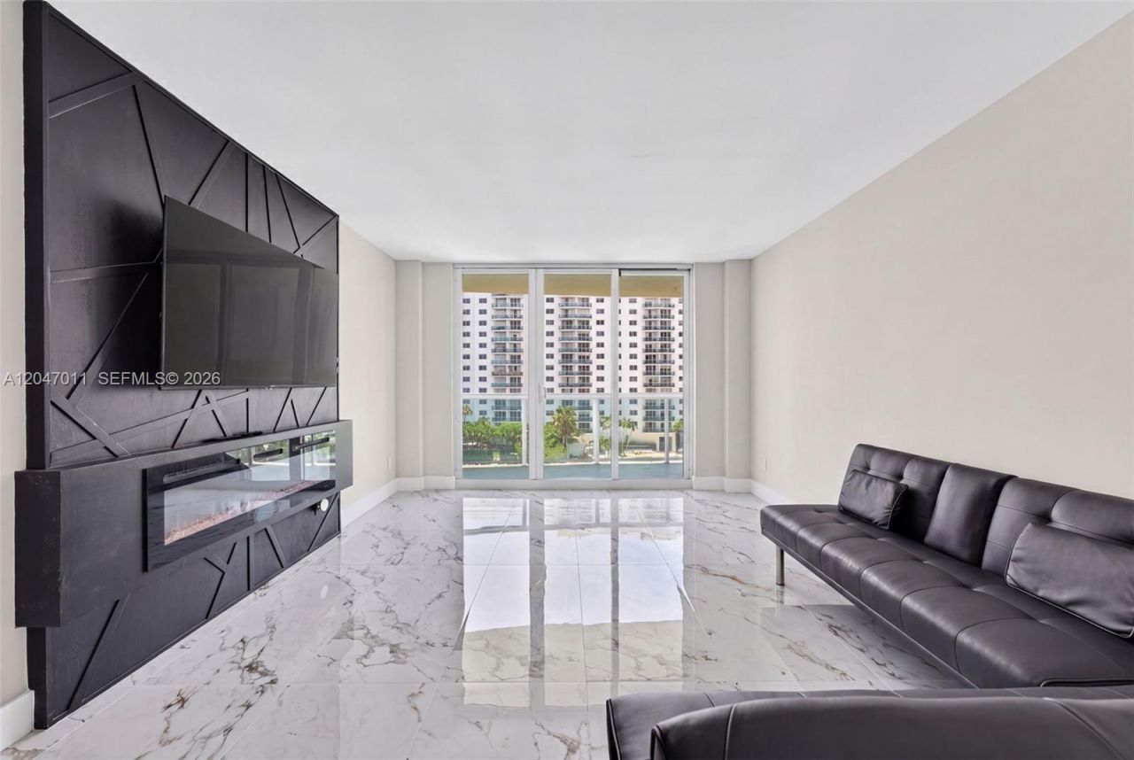 19380 Collins Ave, Unit 608, Sunny Isles Beach, FL 33160 Photo