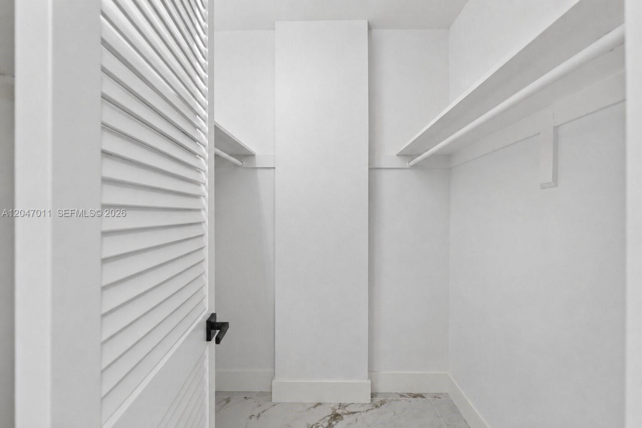 19380 Collins Ave, Unit 608, Sunny Isles Beach, FL 33160 Photo