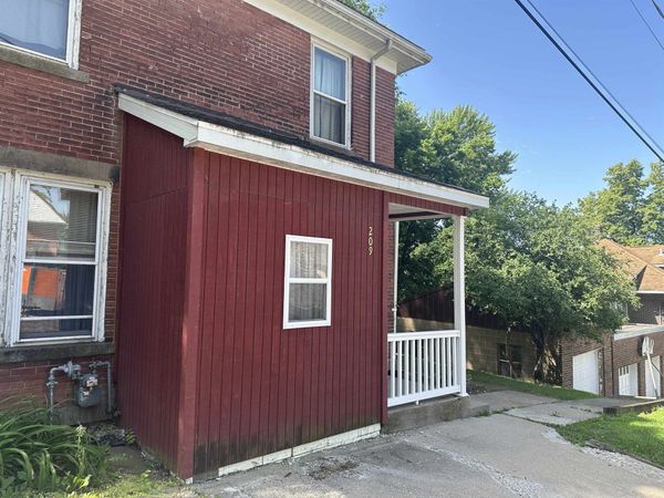209 Quincy, SAVANNA, IL 61074