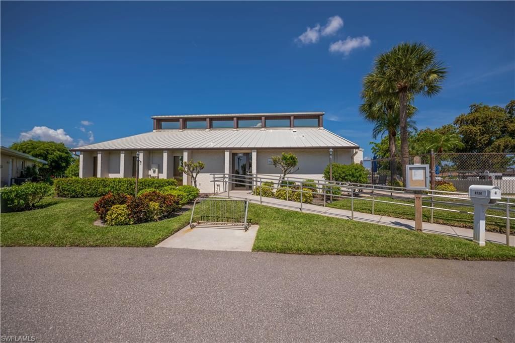 9782 Deerfoot Dr, Fort Myers, FL 33919 Photo
