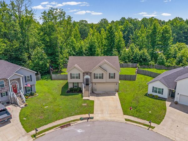 1672 Putnum Dr , Clarksville, TN 37042
