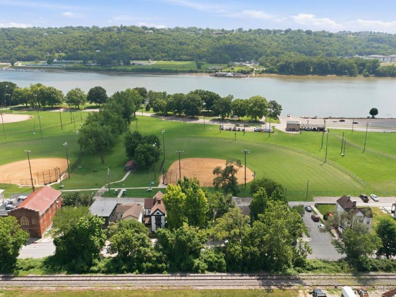 3035 Riverside Drive, Cincinnati, OH 45226 Photo 7