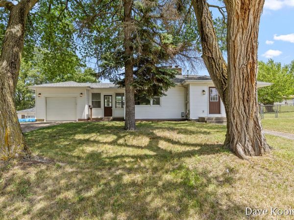 2530 De Hoop Avenue SW, Wyoming, MI 49509