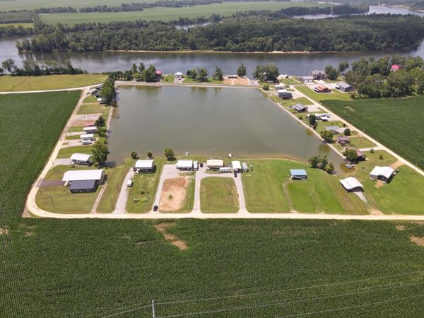 300 RETRIEVER LOOP, Crump, TN 38327