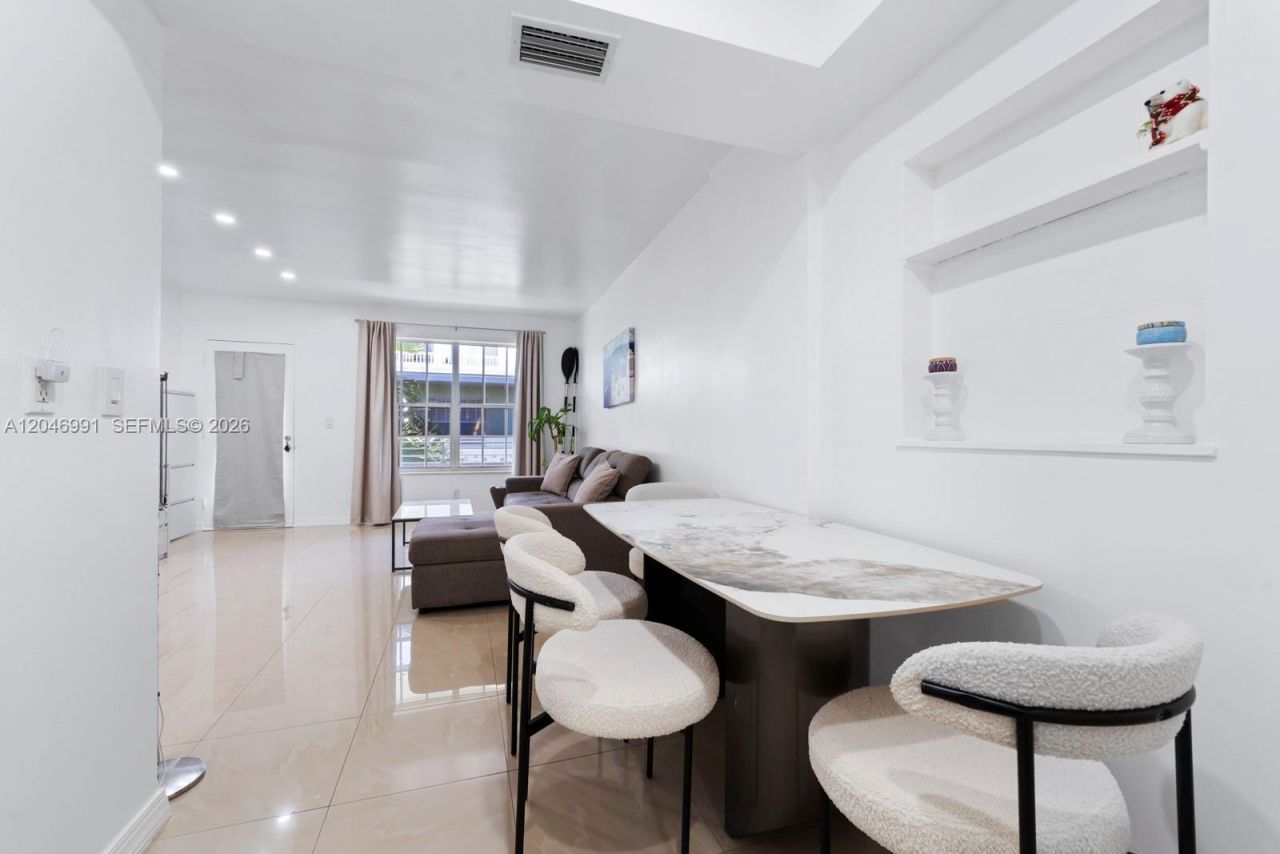 8550 Byron Ave, Unit 2H, Miami Beach, FL 33141 Photo