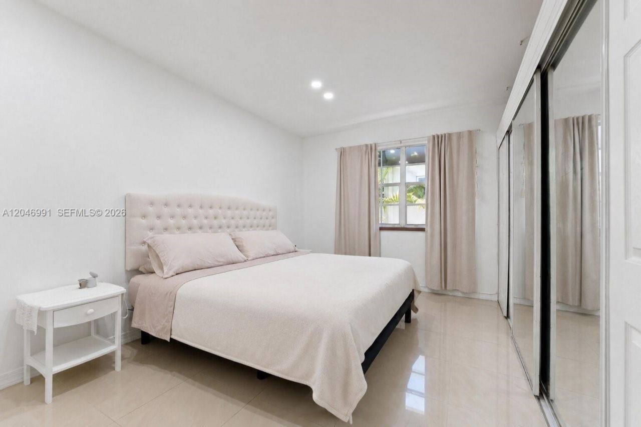 8550 Byron Ave, Unit 2H, Miami Beach, FL 33141 Photo