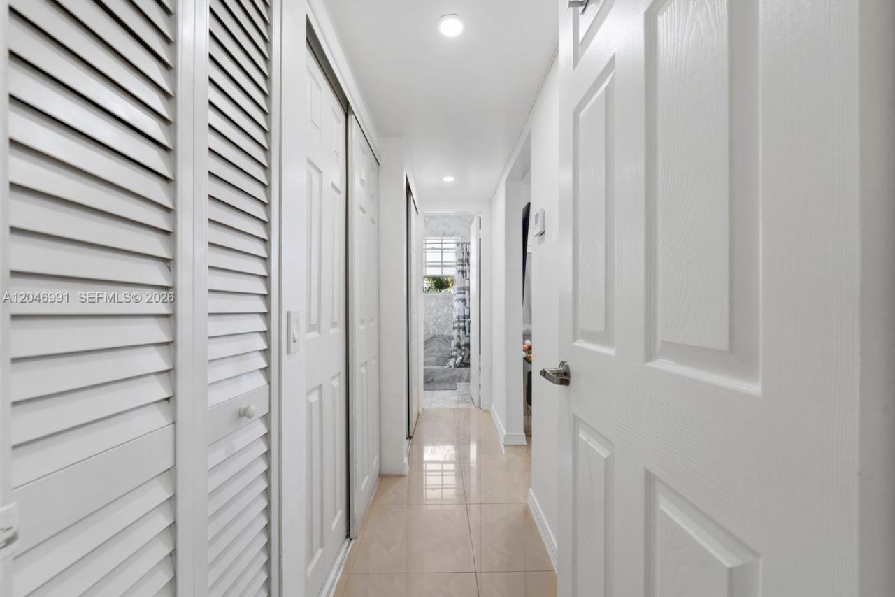8550 Byron Ave, Unit 2H, Miami Beach, FL 33141 Photo