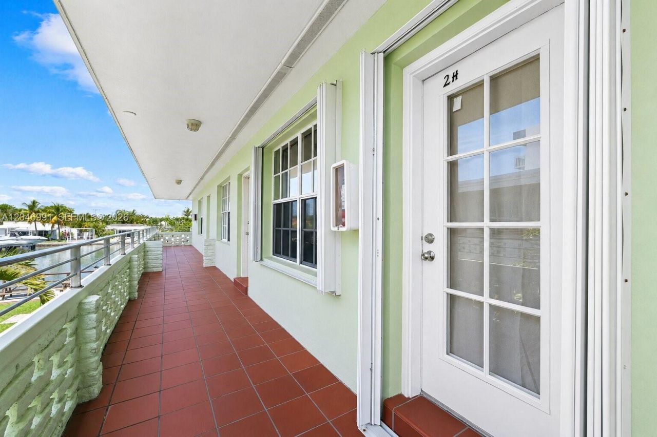 8550 Byron Ave, Unit 2H, Miami Beach, FL 33141 Photo