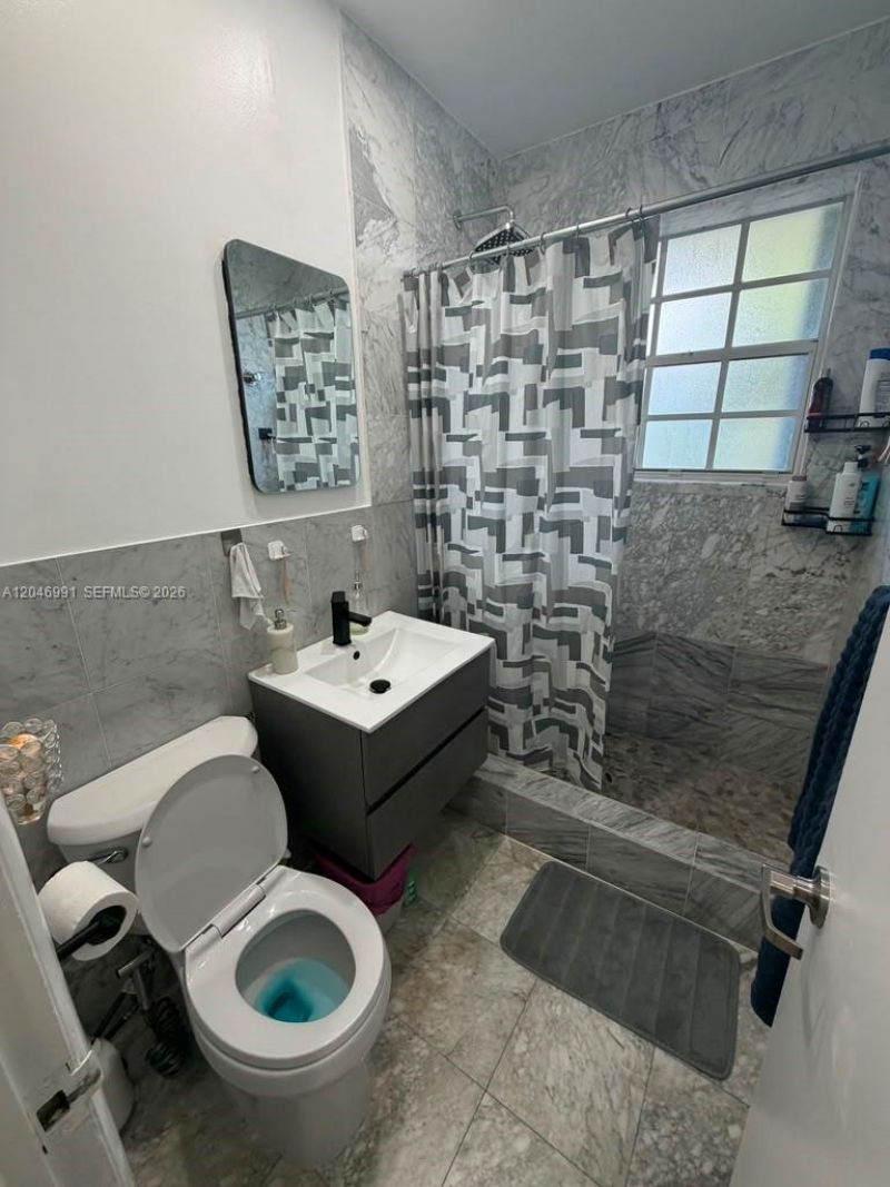 8550 Byron Ave , Unit 2H, Miami Beach, FL 33141 Photo
