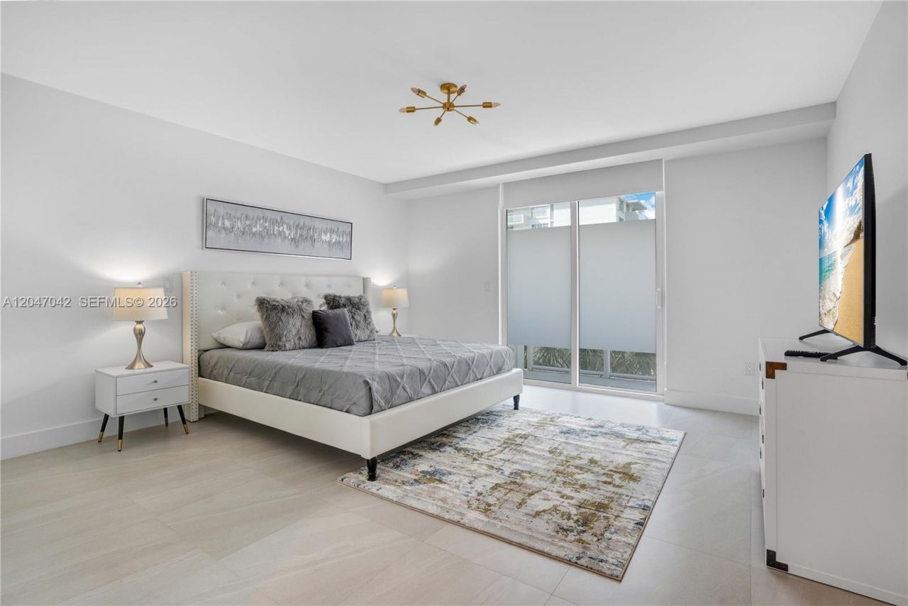1170 101st St, Unit 301, Bay Harbor Islands, FL 33154 Photo