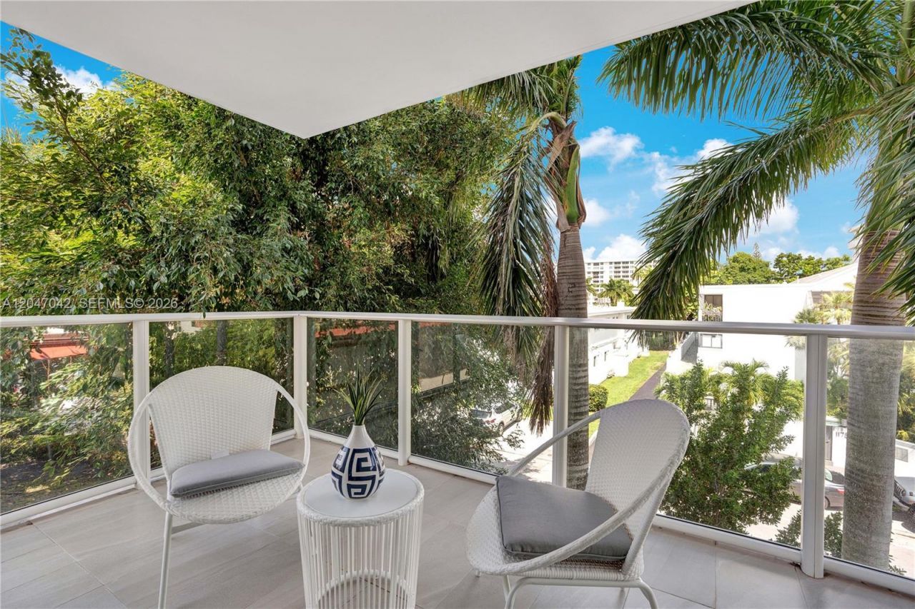 1170 101st St, Unit 301, Bay Harbor Islands, FL 33154 Photo