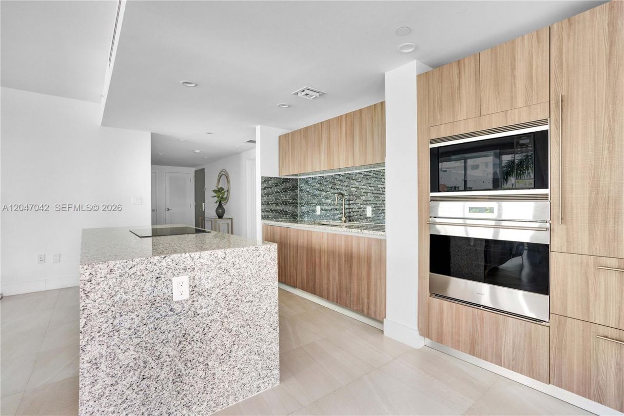 1170 101st St, Unit 301, Bay Harbor Islands, FL 33154 Photo