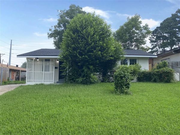3658 Bellaire Avenue, Shreveport, LA 71109