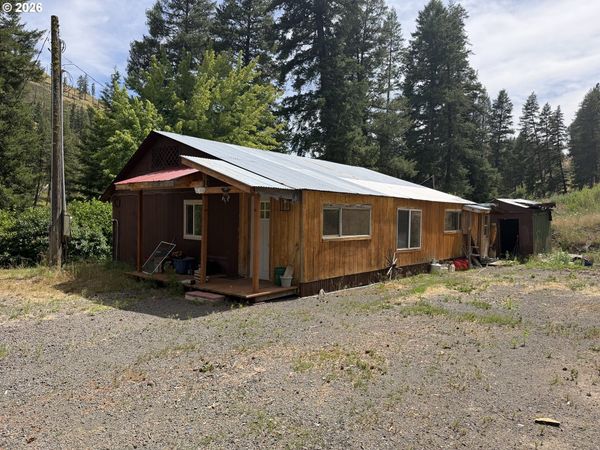 49714 S Hwy 395, Ukiah, OR 97880